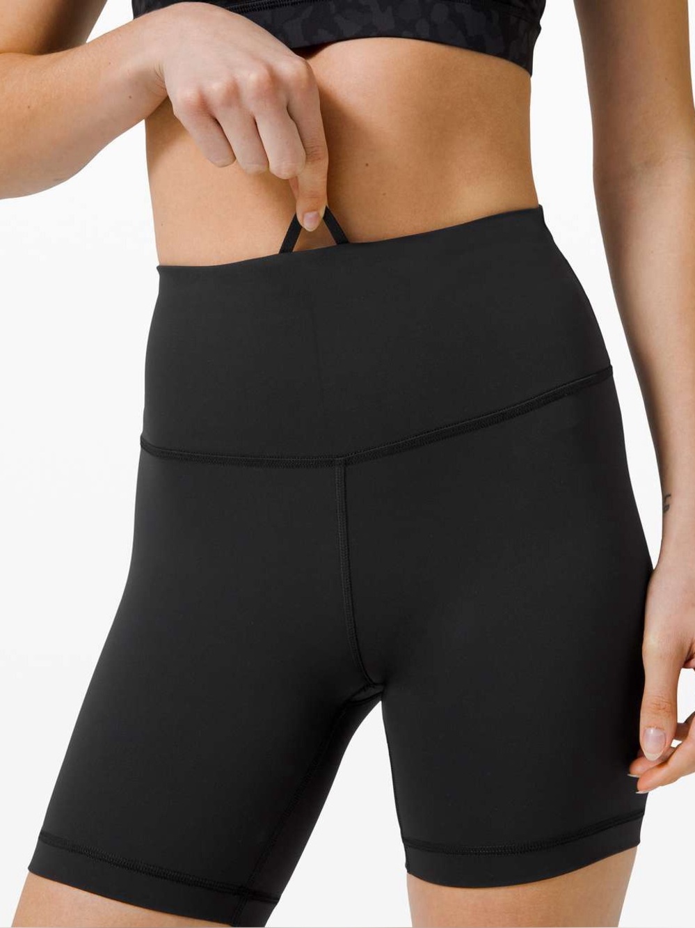 Lululemon Wunder Train High-Rise Short 6" in Black Size 8